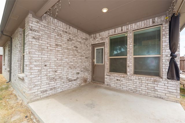 517 Redding Drive, Saginaw, TX 76131