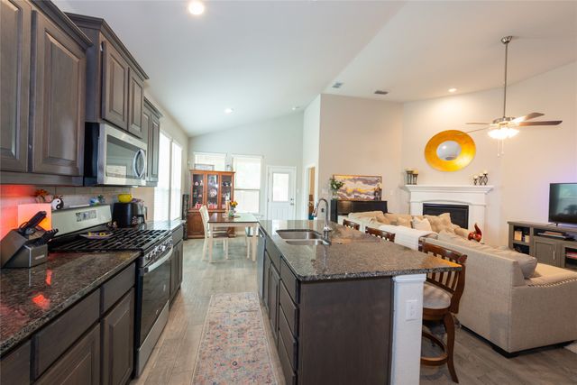 517 Redding Drive, Saginaw, TX 76131