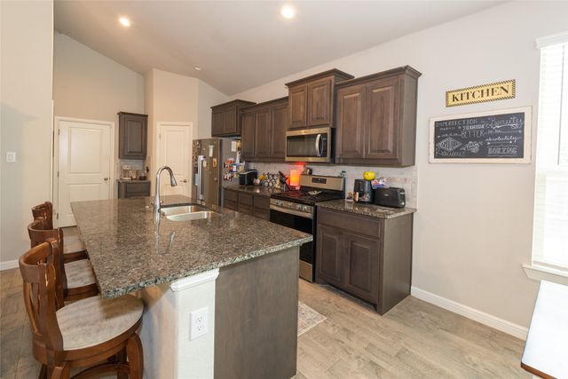 517 Redding Drive, Saginaw, TX 76131