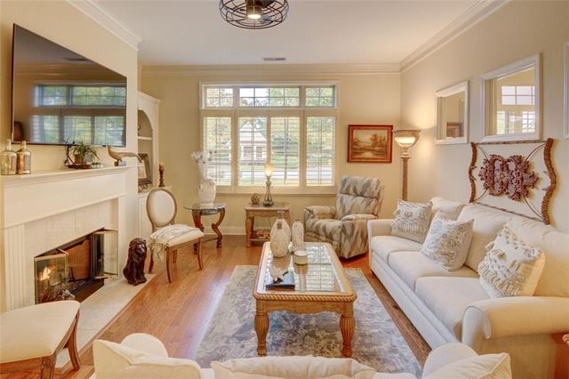 910 BROOK KNOLL Lane, Cumming, GA 30041