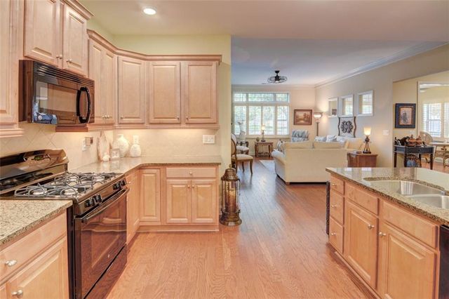 910 BROOK KNOLL Lane, Cumming, GA 30041