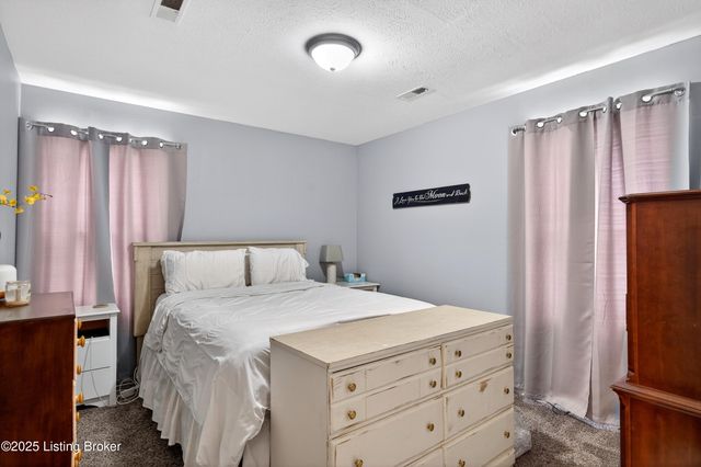 5608 Halstead Ave, Louisville, KY 40213