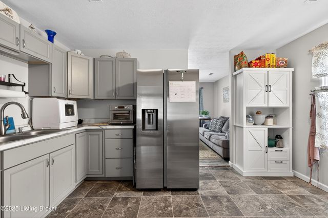 5608 Halstead Ave, Louisville, KY 40213