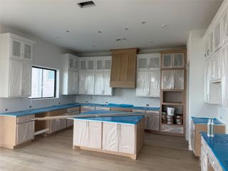 19233 Hopper LN, Austin, TX 78738