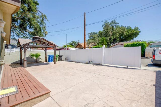 10531 Greenburn Avenue, Sunland, CA 91040