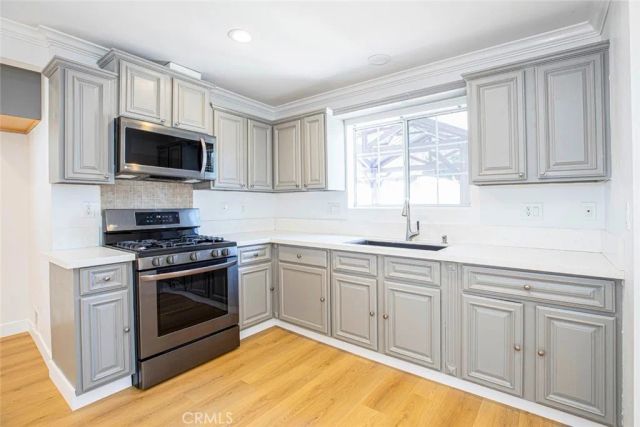10531 Greenburn Avenue, Sunland, CA 91040