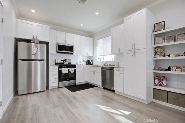 10531 Greenburn Avenue, Sunland, CA 91040