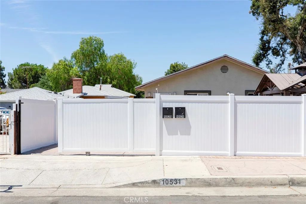 10531 Greenburn Avenue, Sunland, CA 91040
