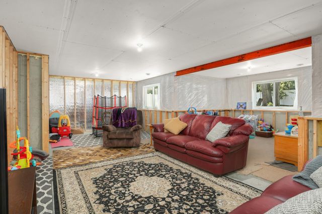5674 Upper 179th Street W, Lakeville, MN 55044