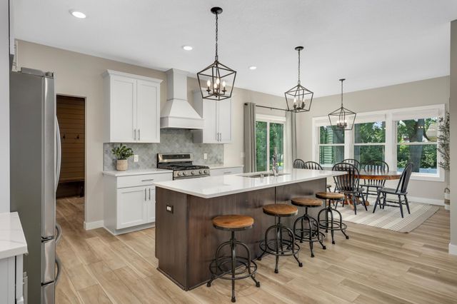 5674 Upper 179th Street W, Lakeville, MN 55044