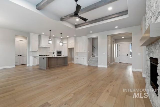 898 W Buroak Dr, Meridian, ID 83642