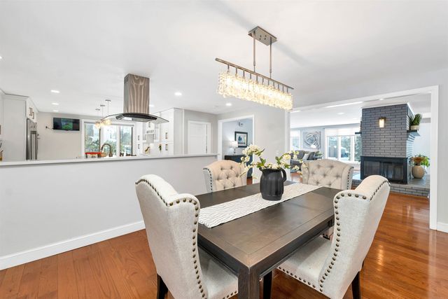 18 Robin Drive, Hudson, NH 03051