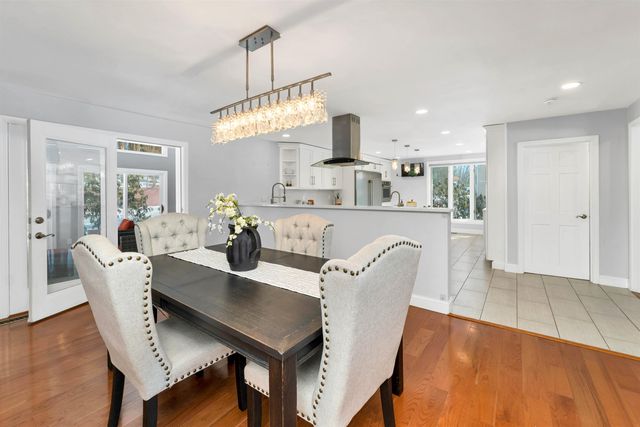 18 Robin Drive, Hudson, NH 03051