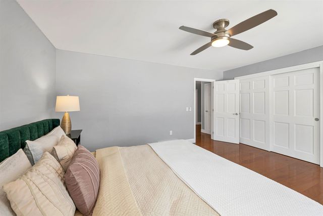 18 Robin Drive, Hudson, NH 03051