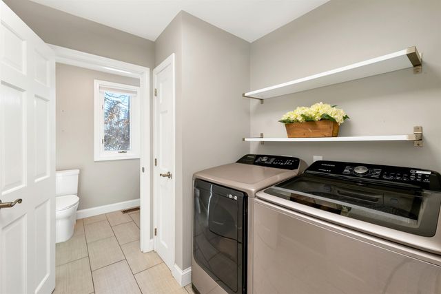 18 Robin Drive, Hudson, NH 03051