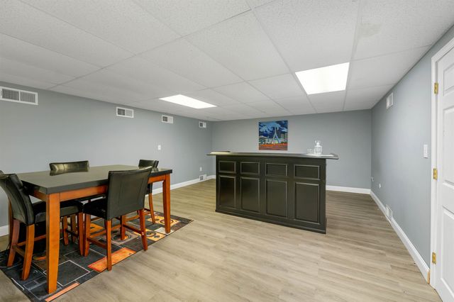 18 Robin Drive, Hudson, NH 03051