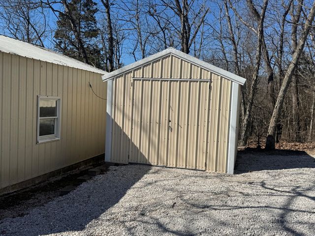 17140 S 1457 Road, Stockton, MO 65785