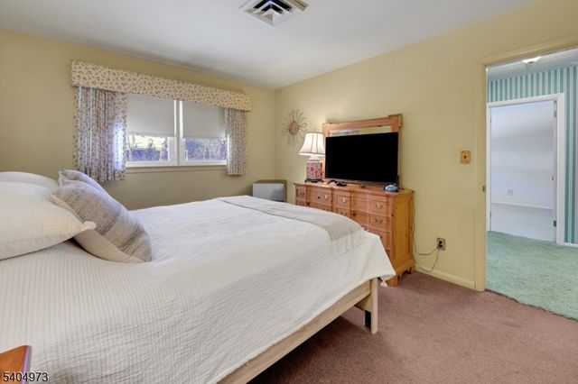 117 Yantacaw Brook Rd, Montclair Twp., NJ 07043