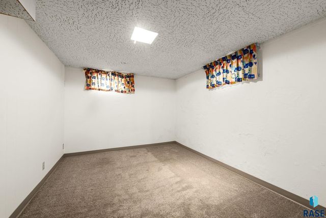 3005 Western Ave Avenue, Sioux Falls, SD 47105