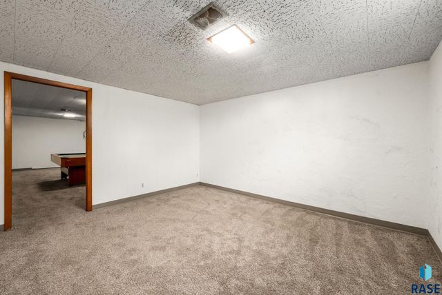 3005 Western Ave Avenue, Sioux Falls, SD 47105