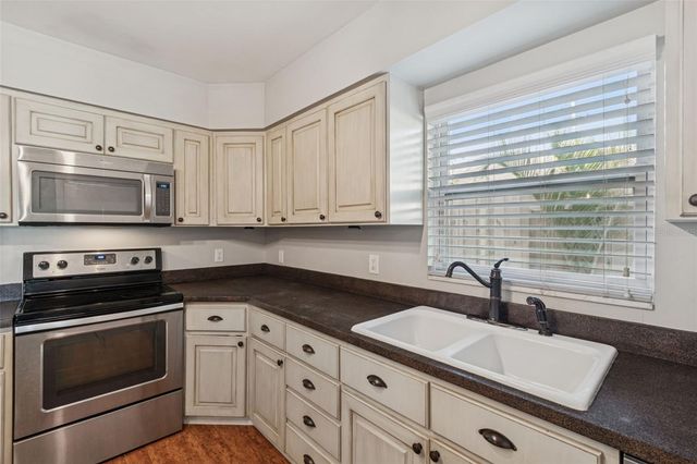 805 N LINCOLN AVENUE, Tampa, FL 33609