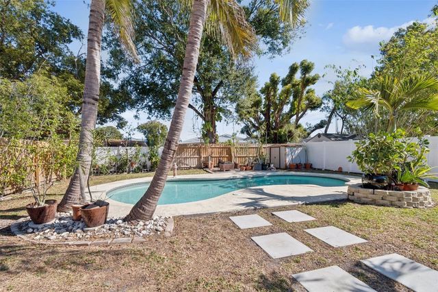 805 N LINCOLN AVENUE, Tampa, FL 33609