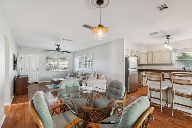 805 N LINCOLN AVENUE, Tampa, FL 33609