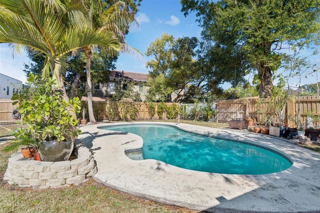 805 N LINCOLN AVENUE, Tampa, FL 33609