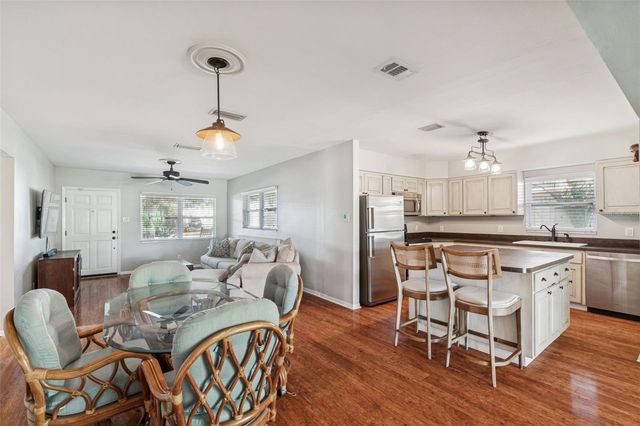 805 N LINCOLN AVENUE, Tampa, FL 33609