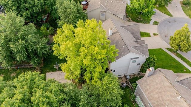 7228 Widmer Road, Shawnee, KS 66216
