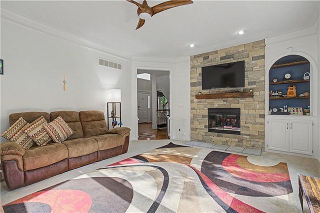 7228 Widmer Road, Shawnee, KS 66216