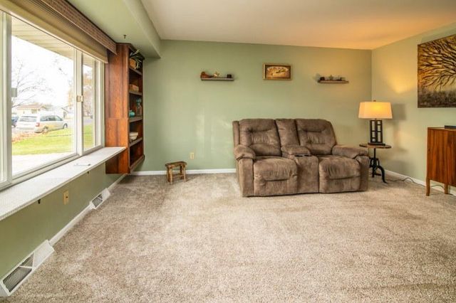 1509 Hillside LANE, Watertown, WI 53098