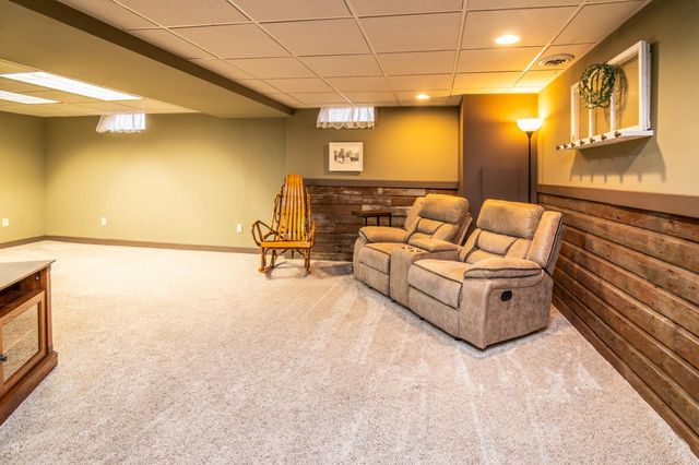 1509 Hillside LANE, Watertown, WI 53098