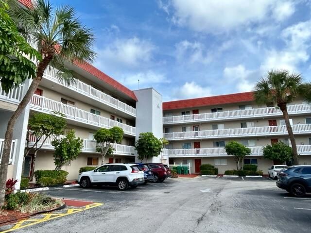 3601 Inverrary Drive 306, Lauderhill, FL 33319