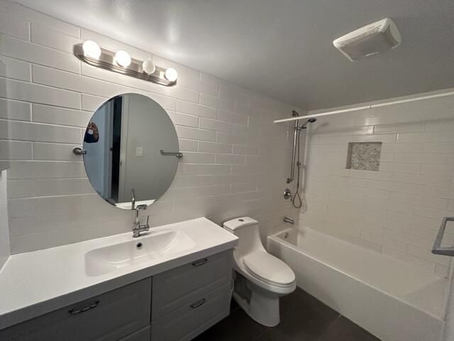 3601 Inverrary Drive 306, Lauderhill, FL 33319