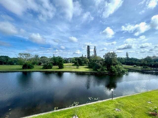 3601 Inverrary Drive 306, Lauderhill, FL 33319