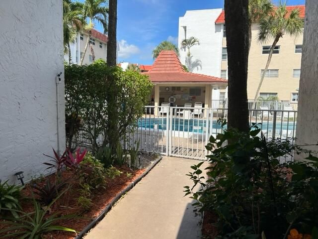 3601 Inverrary Drive 306, Lauderhill, FL 33319