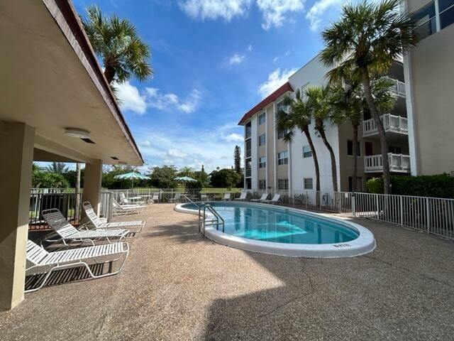 3601 Inverrary Drive 306, Lauderhill, FL 33319