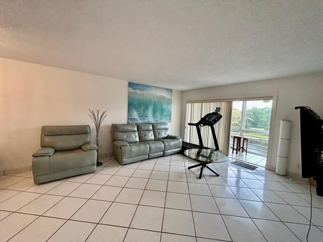 3601 Inverrary Drive 306, Lauderhill, FL 33319