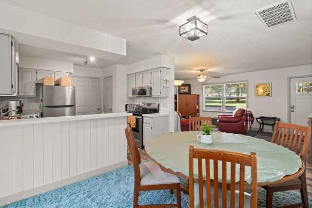 1804 N SOUTHEAST TRAILS, Columbia, MO 65202