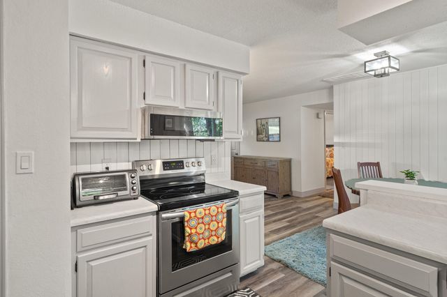 1804 N SOUTHEAST TRAILS, Columbia, MO 65202