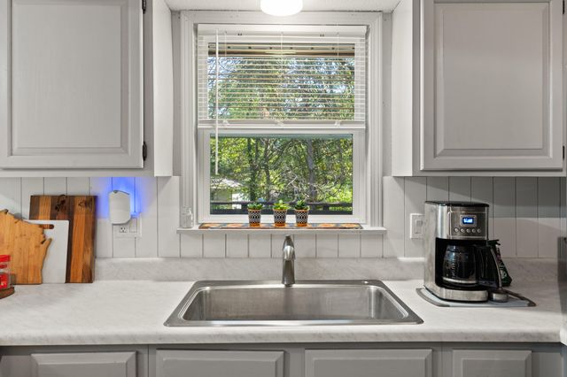 1804 N SOUTHEAST TRAILS, Columbia, MO 65202