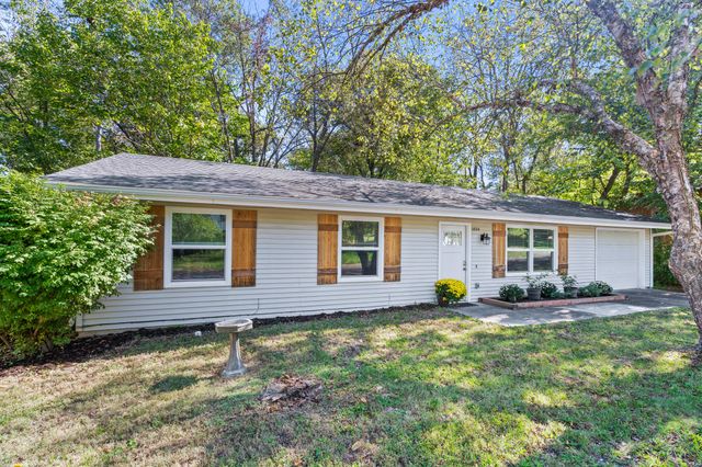 1804 N SOUTHEAST TRAILS, Columbia, MO 65202