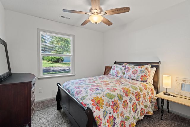 1804 N SOUTHEAST TRAILS, Columbia, MO 65202