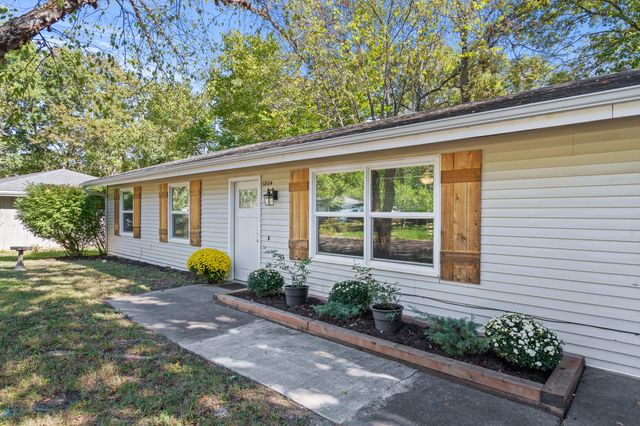 1804 N SOUTHEAST TRAILS, Columbia, MO 65202