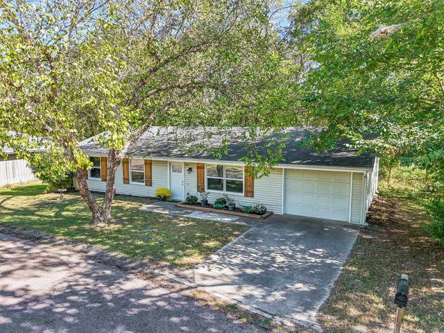 1804 N SOUTHEAST TRAILS, Columbia, MO 65202