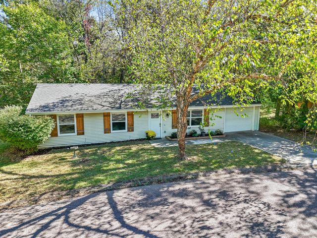 1804 N SOUTHEAST TRAILS, Columbia, MO 65202