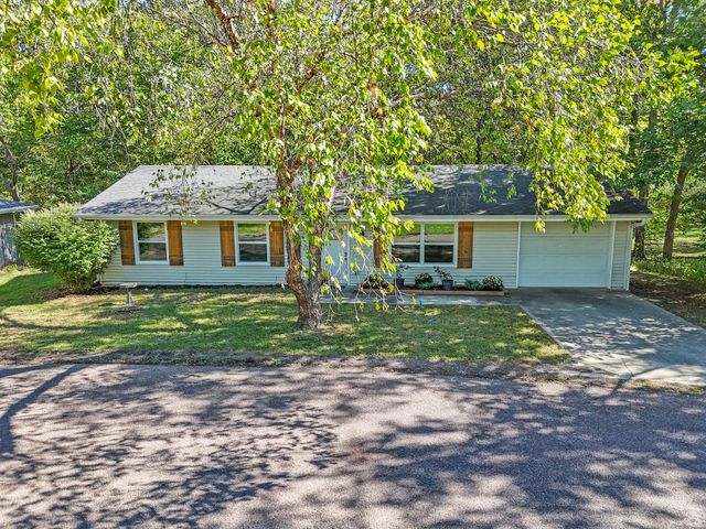 1804 N SOUTHEAST TRAILS, Columbia, MO 65202