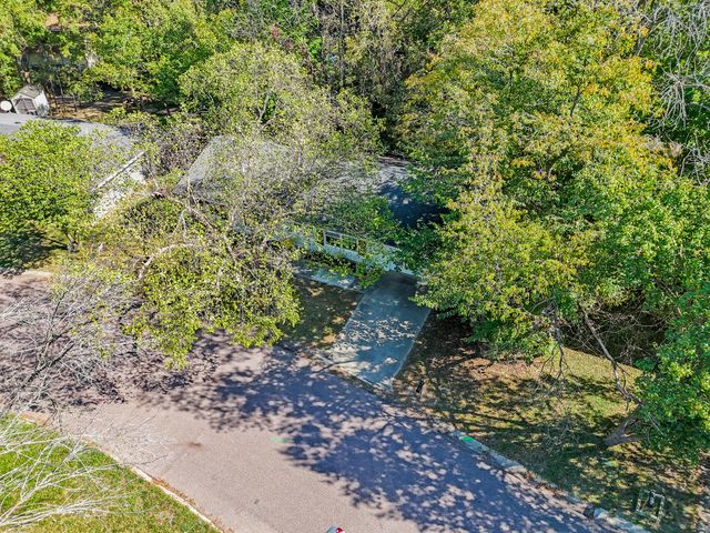 1804 N SOUTHEAST TRAILS, Columbia, MO 65202