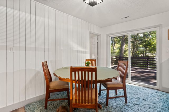 1804 N SOUTHEAST TRAILS, Columbia, MO 65202